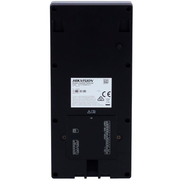Comprar HIKVISION DS-K1T502DBFWX-C Control de acceso con cámara IP65 IK09 - Huella, tarjeta MF DESFire, QR y PIN - 10.000 usuari