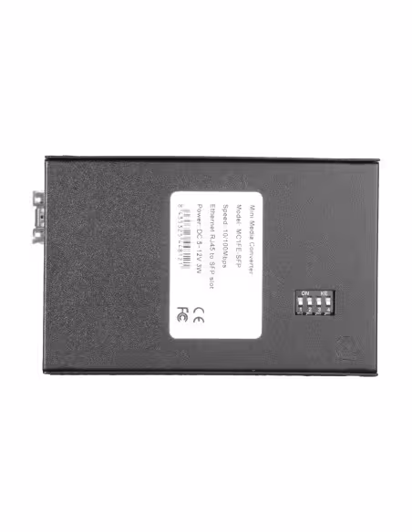 Acheter le convertisseur de médias Fast Ethernet OEM MC1FE-SFP avec 1x RJ45 et 1x SFP  
- Interface cuivre 10/100 Base-TX  
- Co