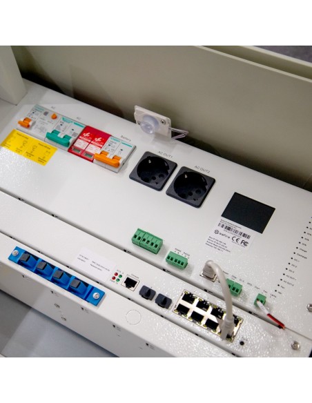 Safire SF-caixa08220-BMS-IP55 Poliéster Roupeiro Carga rápida para lâmpada - diferencial, magnetothermal e dimensões de extensão