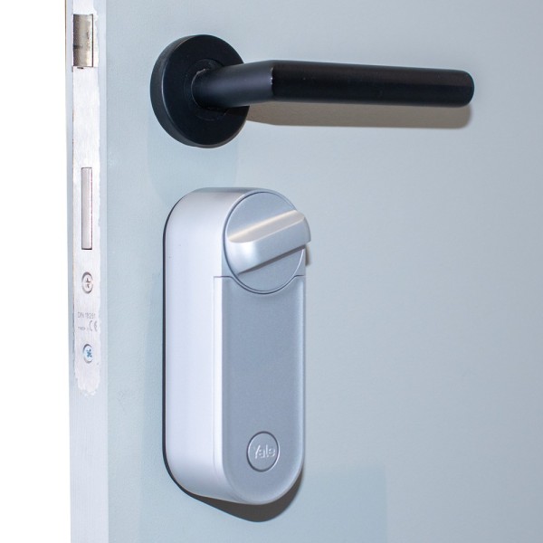 Yale yale-linus-l2-s lock smart girallaves ble e wifi - invisível a partir do exterior - instalação sem tratamento de PU
