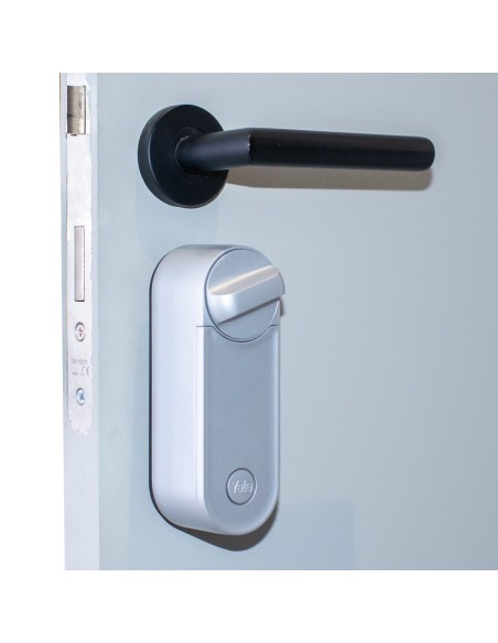 Acheter YALE YALE-LINUS-L2-S serrure intelligente à bouton rotatif BLE et Wi‑Fi - Invisible de l’extérieur - Installation sans m