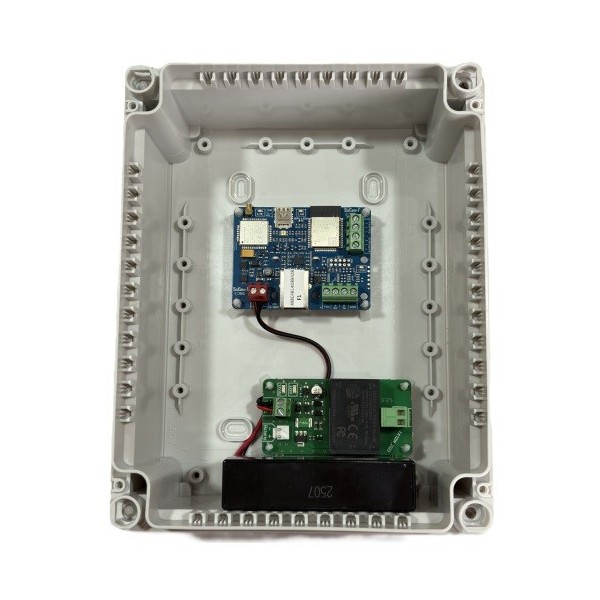 OEM SISCOM F25-F1-CFB OEM. Transmisor de alarmas IP/WiFi/4G/5G certificado EN54-21 con caja fuente de alimentación y batería