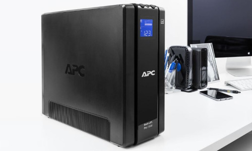 APC Back-UPS Pro sistema de alimentación ininterrumpida (UPS) Línea interactiva 1,5 kVA 865 W 6 salidas AC (3)