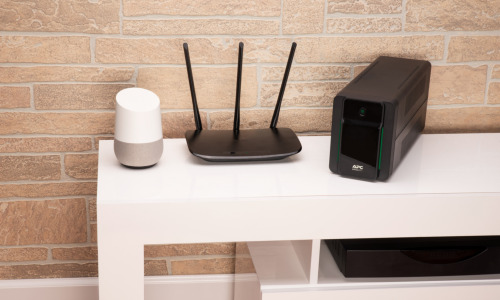 APC BX750MI sistema de alimentación ininterrumpida (UPS) Línea interactiva 0,75 kVA 410 W 4 salidas AC (3)