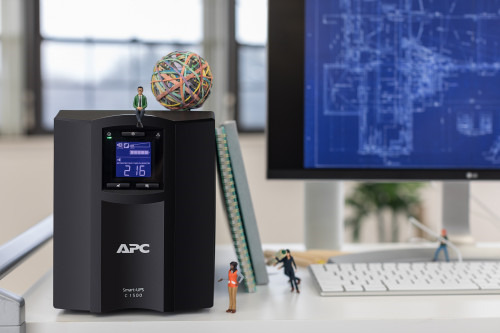 APC SMC1500IC sistema de alimentación ininterrumpida (UPS) Línea interactiva 1,5 kVA 900 W 8 salidas AC (8)