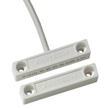 ARITECH DC103 Contacto magnético para superficie, polarizado. Apertura operativa máx. 15-31mm. 2m de cable. Blanco