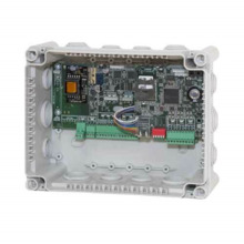 Desico A2003P Controlador de accesos para 2 puertas con alimentación POE y caja de plástico.
