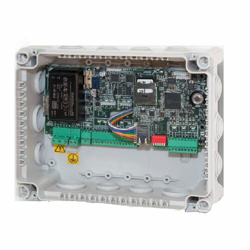 Desico A2004FC Controlador de accesos Cloud para 2 puertas con fuente de alimentación y caja de plástico IP65.
