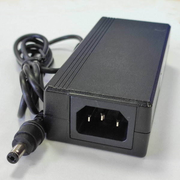 DrUTP DR-UTP-DC12-3A-D Alimentador AC/DC 12V 3.33A Estabilizado Sobremesa 20W