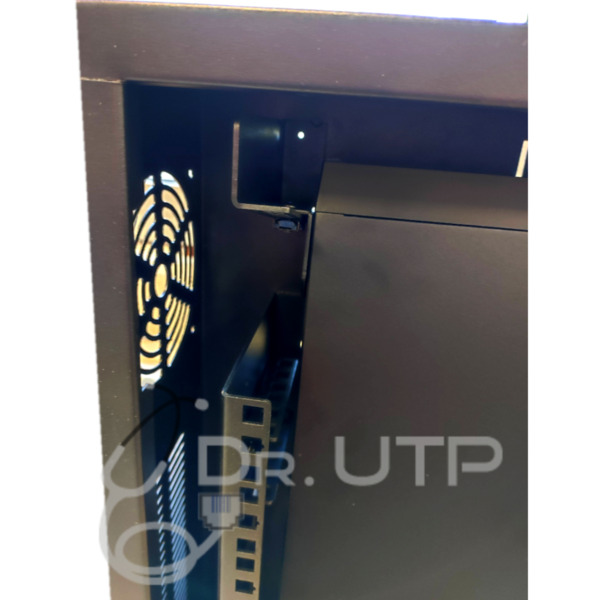 DrUTP LUXURYDVRBOX Arcón Vertical para equipos estándar rack de 19" 4U con 2 llaves, ventilador, pasacables y puerta con rejilla (4)