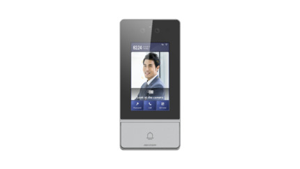 Comprar DS-KV9503-WBE1 Videoportero IP antivandálico de exterior con reconocimiento facial, PIN, lector de proximidad de Mifare y QR