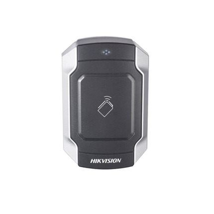 Comprar Hikvision HIK-329 DS-K1104M Lector de tarjetas antivandálico HIKVISION de exterior. Lector de tarjetas Mifare 1. Zumbador audible incorporado. Interfaz RS485 y Wiegand 26/34. Alarma antisabotaje. Carcasa de material de aleación de zinc + PC. Grad