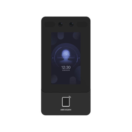 Comprar Hikvision HIK-715 DS-K1T342MFWX Terminal de control de accesos HIKVISION. Pantalla táctil LCD de 4,3". Cámara gran angular de 2MP. Lector Mifare 1. Capacidad para 1500 rostros, 3000 huellas y 3000 tarjetas. Registro de 150 000 eventos. Múltiples
