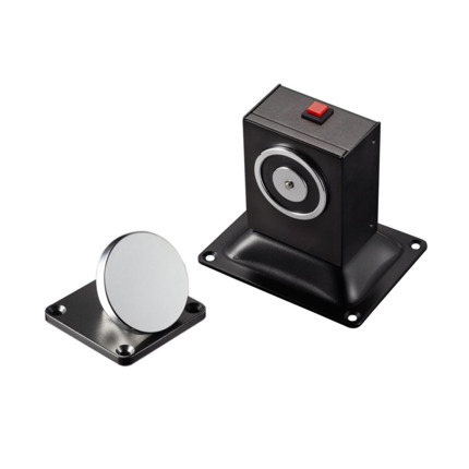 Comprar OEM CONAC-687 CONAC-687 Electroimán retenedor de instalación en pared/suelo para puertas cortafuegos. Cierra automáticamente las puertas en caso de alarma de incendio. Retención de 50 kg. Botón de desbloqueo de emergencia/test. Funcionamiento por