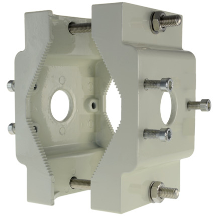 Comprar OEM SP804 Soporte para mástiles/farolas - Rango diámetro 60~110 mm - Fijación en ambas caras - Apto para uso en exterior - Color blanco | 115 (Al) x 170 (An) mm - Pasador de cables