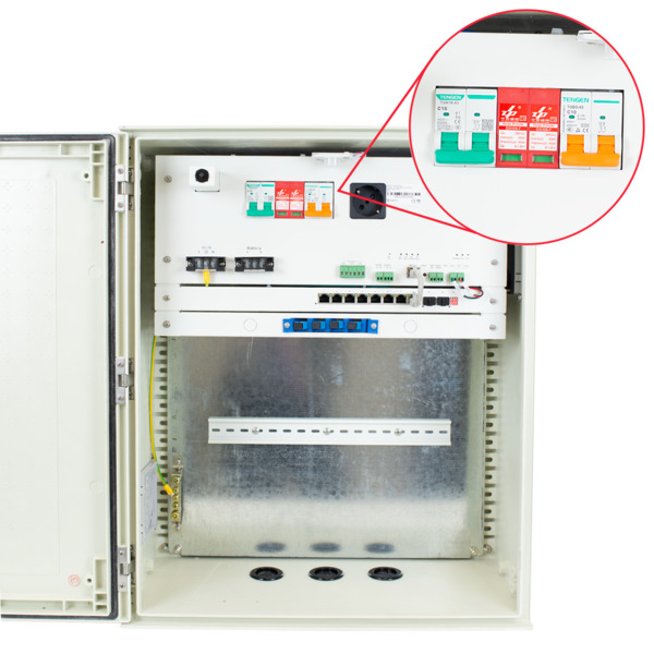 SAFIRE SF-BOX0812V-UPS-IP55 Safire
 - Armario de poliéster SMC - Dimensiones exteriores 60x50x23cm
 - Switch de 8 puertos | Band (1)