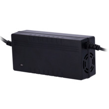 SAFIRE SF-MPPTBATT-4PIN-AC-POWERSUPPLY Safire - Fuente de alimentación AC - Para alimentar baterías de kits solares - 4 pines -