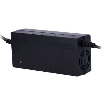 Comprar SAFIRE SF-MPPTBATT-4PIN-AC-POWERSUPPLY Safire - Fuente de alimentación AC - Para alimentar baterías de kits solares - 4 pines - Compatible con kits solares de Safire