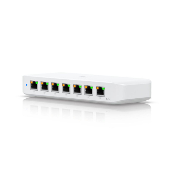 Ubiquiti USW-ULTRA-60W A compact, 8-port, Layer 2