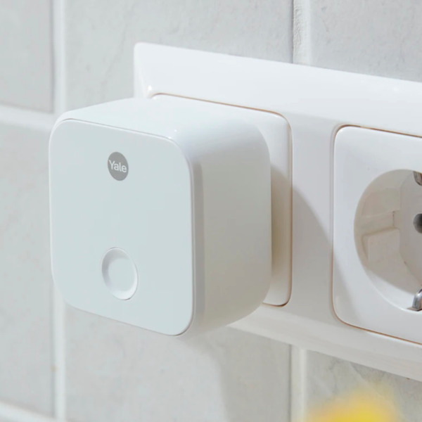 YALE YALE-BRIDGE-WBT Accesorio de puerta de enlace WiFi - Conexión Bluetooth con equipos - Sólo necesario para gran distancia al (3)